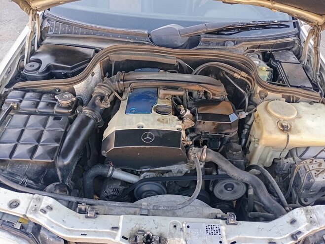 Mercedes C 200 1997, 400,000 km - 2.0 л - Ucar