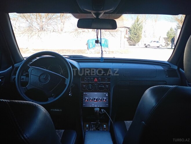 Mercedes C 200 1997, 400,000 km - 2.0 л - Ucar