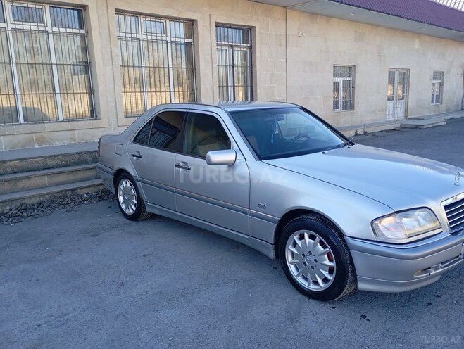 Mercedes C 200 1997, 400,000 km - 2.0 л - Ucar