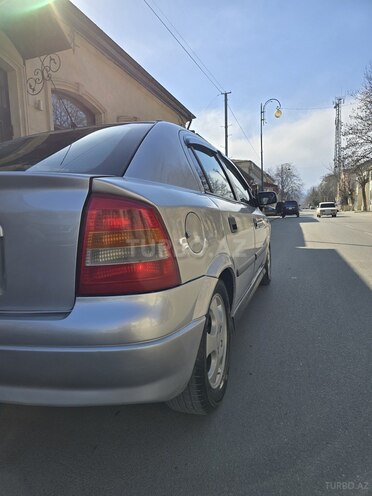 Opel Astra 2000, 285,000 km - 1.6 l - Quba