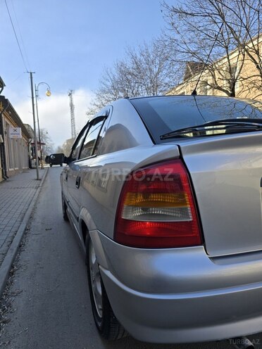 Opel Astra 2000, 285,000 km - 1.6 l - Quba