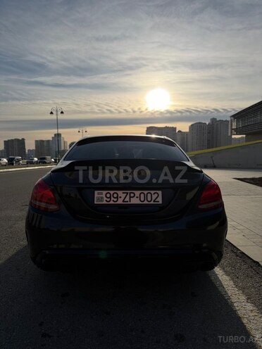 Mercedes C 400 4MATIC-3
