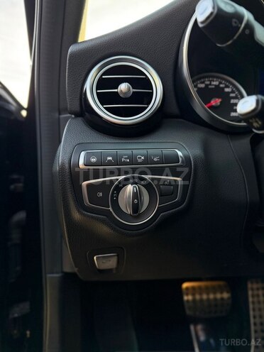Mercedes C 400 4MATIC-10