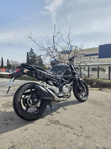 Suzuki SFV 650 Gladius-5