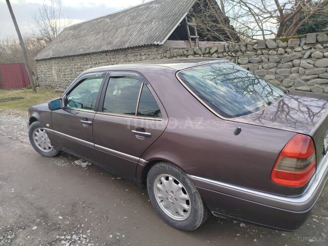 Mercedes C 180 1995, 302,605 km - 1.8 l - Balakən