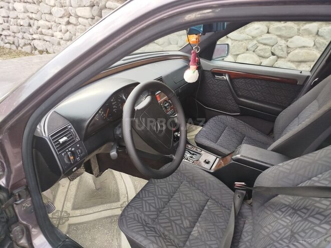 Mercedes C 180 1995, 302,605 km - 1.8 l - Balakən