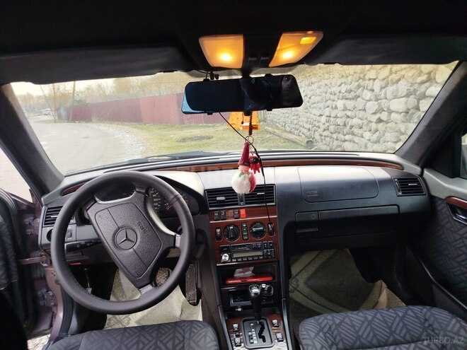 Mercedes C 180 1995, 302,605 km - 1.8 l - Balakən