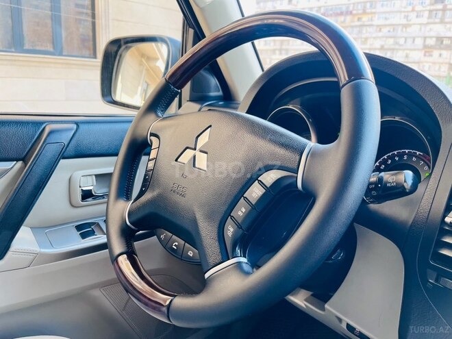 Mitsubishi Pajero 2015, 121,000 km - 3.8 l - Bakı