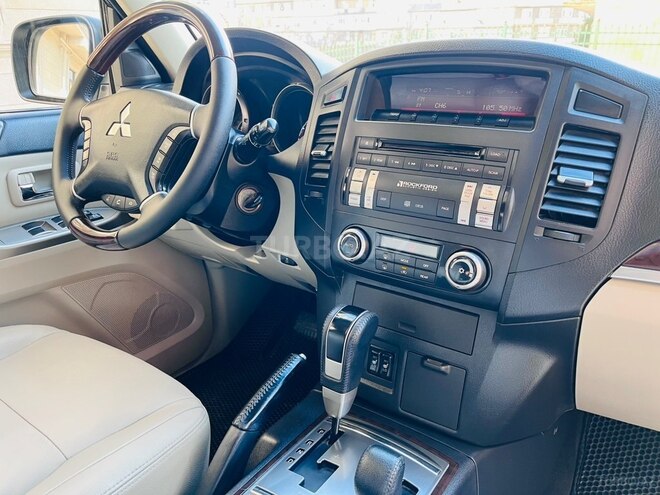 Mitsubishi Pajero 2015, 121,000 km - 3.8 l - Bakı