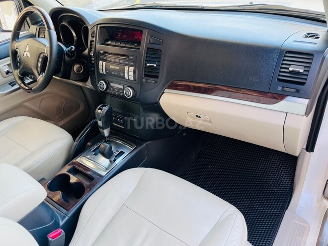 Mitsubishi Pajero 2015, 121,000 km - 3.8 l - Bakı