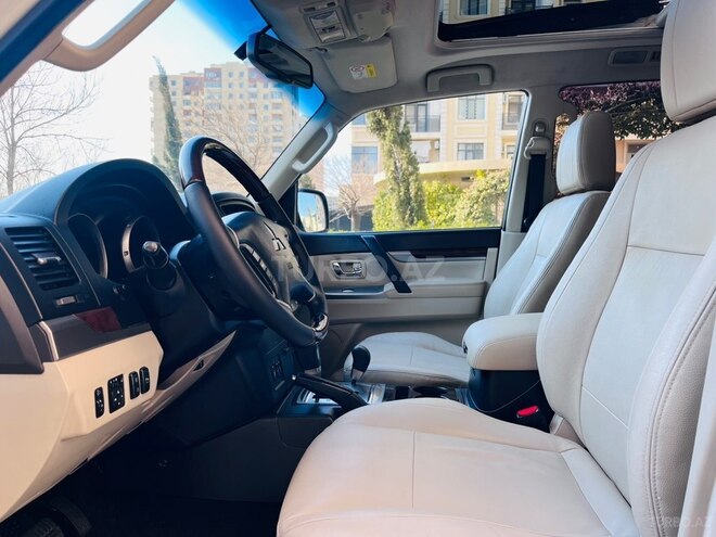Mitsubishi Pajero 2015, 121,000 km - 3.8 l - Bakı