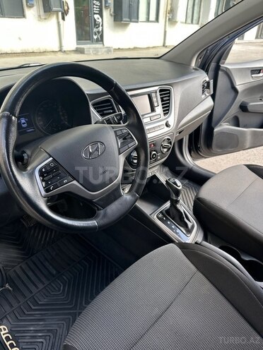Hyundai Accent 2018, 136,000 km - 1.6 л - Bakı