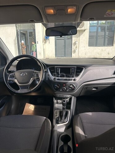 Hyundai Accent 2018, 136,000 km - 1.6 л - Bakı