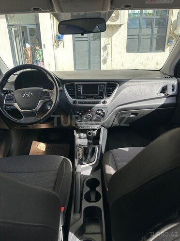 Hyundai Accent 2018, 136,000 km - 1.6 л - Bakı