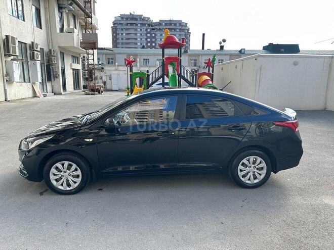 Hyundai Accent 2018, 136,000 km - 1.6 л - Bakı