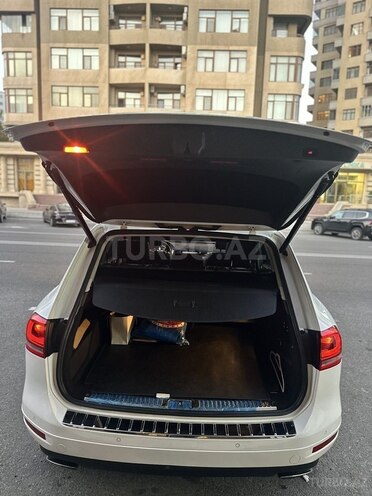 Volkswagen Touareg-10