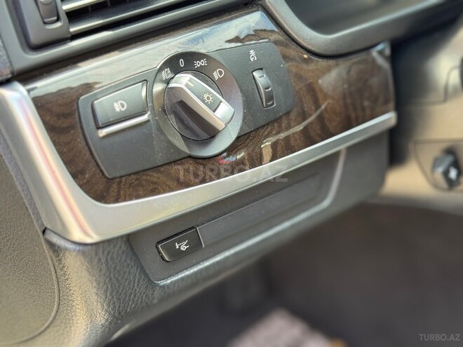 BMW 528-12