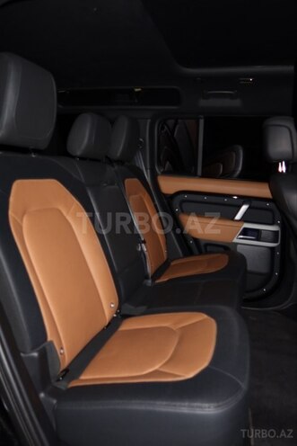Land Rover Defender-8