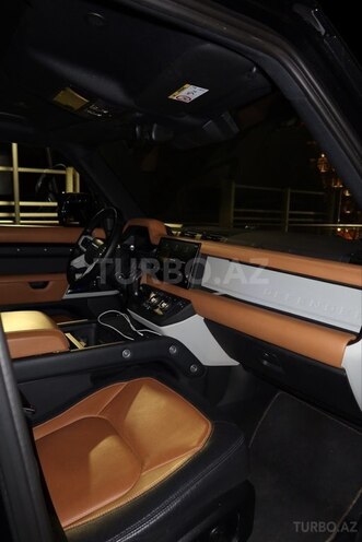 Land Rover Defender-10