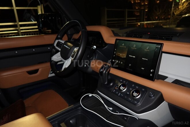 Land Rover Defender-13