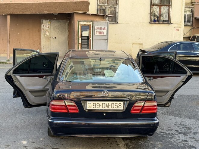Mercedes E 240 1999, 370,000 km - 2.4 l - Bakı