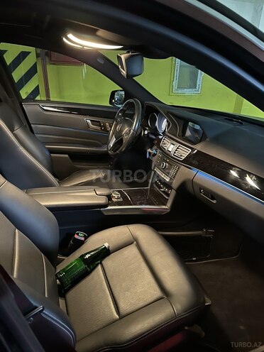 Mercedes E 200-10