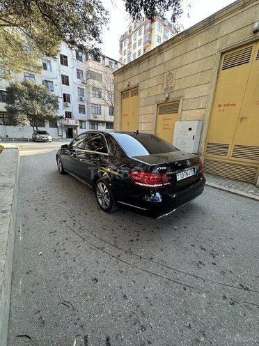 Mercedes E 200-4