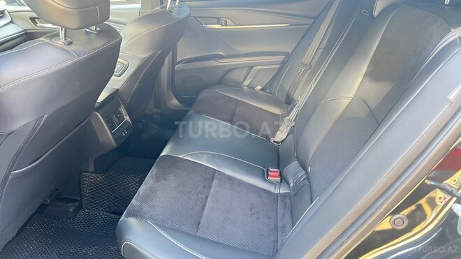 Toyota Camry-5