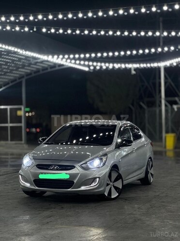 Hyundai Accent 2013, 320,000 km - 1.4 l - Gəncə