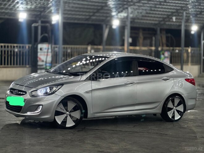 Hyundai Accent 2013, 320,000 km - 1.4 l - Gəncə