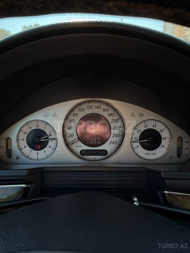 Mercedes E 320 2003, 269,700 km - 3.2 l - Bakı