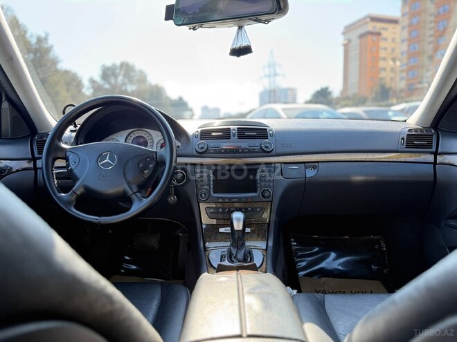 Mercedes E 320 2003, 269,700 km - 3.2 l - Bakı