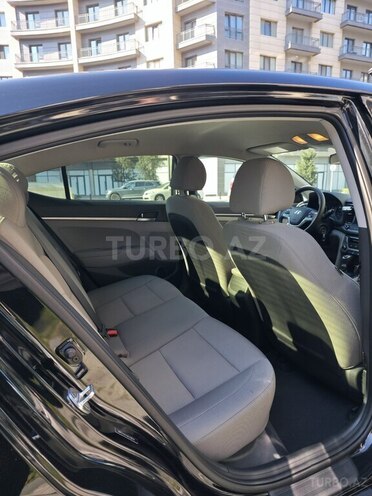 Hyundai Elantra 2018, 77,600 km - 2.0 l - Bakı