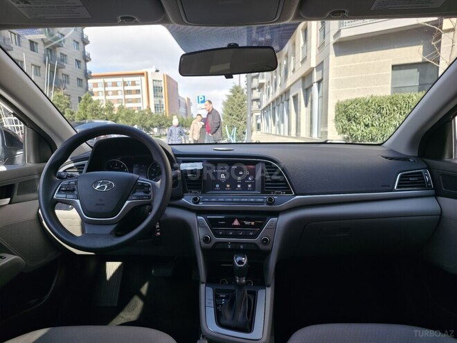 Hyundai Elantra 2018, 77,600 km - 2.0 l - Bakı