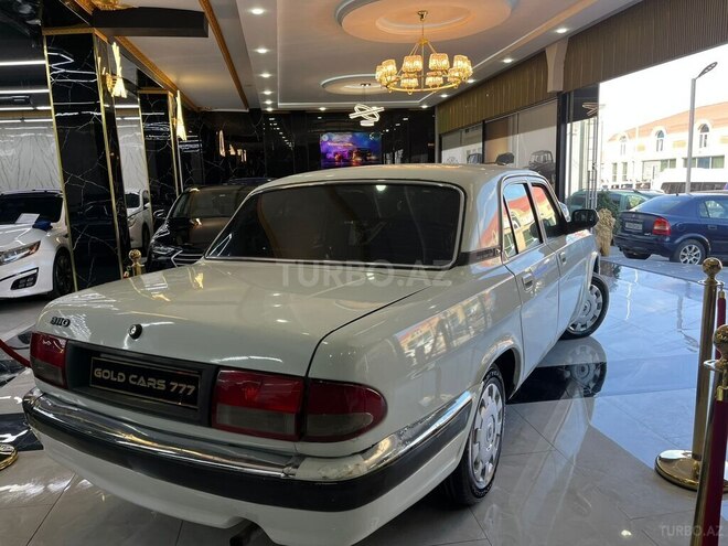GAZ 31105 "Volga"-10