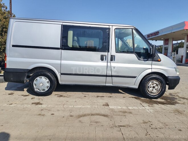 Ford Transit-5
