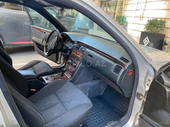 Mercedes E 200 1999, 364,000 km - 2.0 l - Bakı