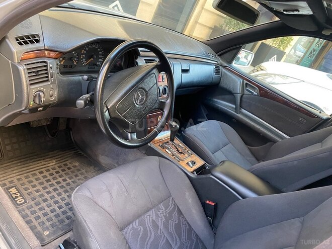 Mercedes E 200 1999, 364,000 km - 2.0 l - Bakı