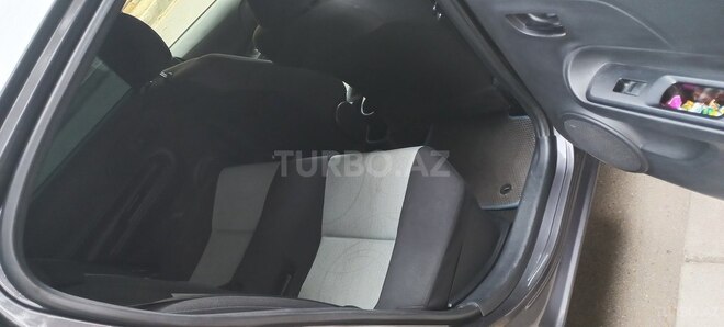 Toyota Aqua-12