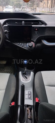 Toyota Aqua-9