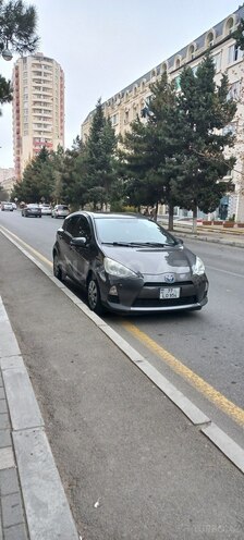 Toyota Aqua-19
