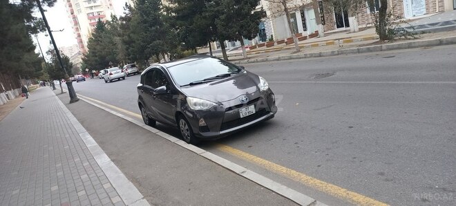 Toyota Aqua-18