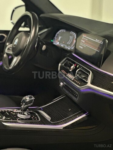 BMW X7-4