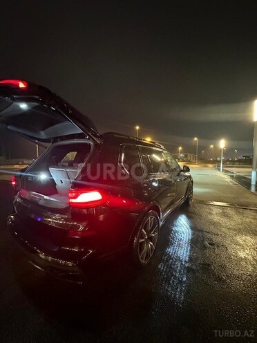 BMW X7-9