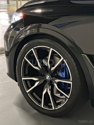 BMW X7-10