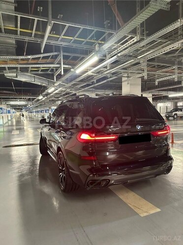 BMW X7-7