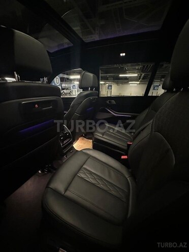BMW X7-18