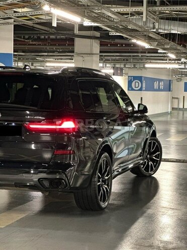 BMW X7-6