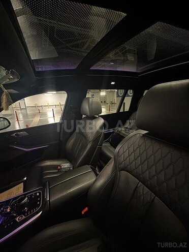 BMW X7-13