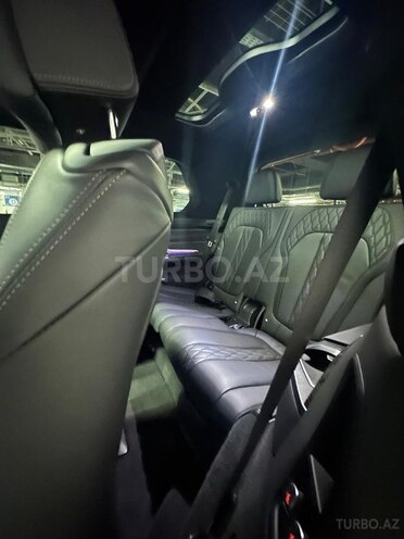 BMW X7-11